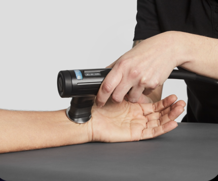Poignet – Technologie particulièrement indiquée dans le cadre de la récupération post-fracture, des entorses ou du travail cicatriciel. 